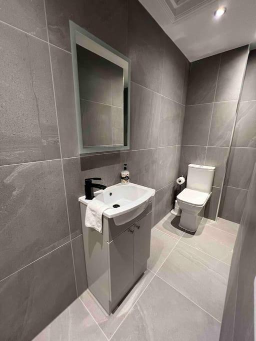 New Apartment, 10 Mins From Principality Stadium Cardiff Exterior foto